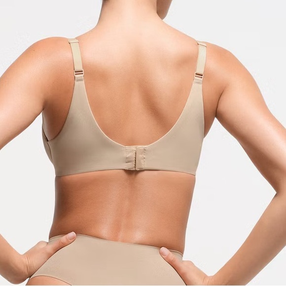 SKIMS Nude Bra - Picture 3 of 5